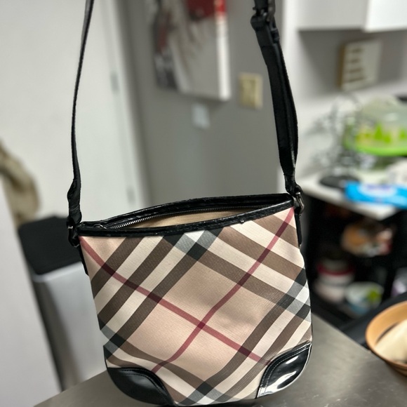Authentic Burberry crossbody handbag - Picture 5 of 6